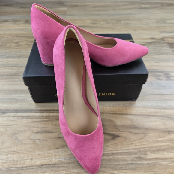 📃☔️🩵⏭️NIB Pink Suede Closed Toe Chunky Block Heel Shoes Size 8 - Picture 10 of 16